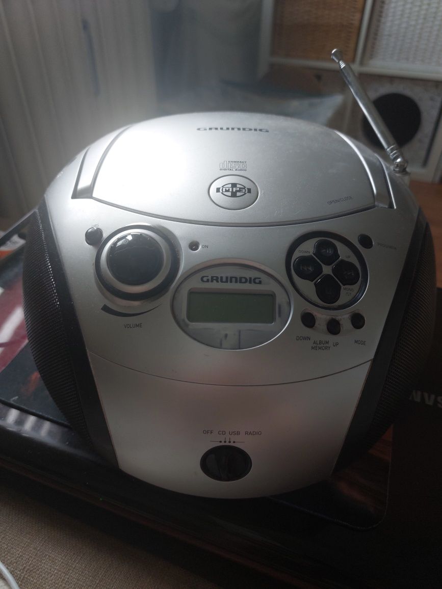 Niedrogo radio z cd i usb