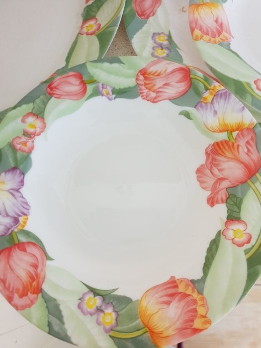 ŚWIĄTECZNY komplet obiadowo deserowy na 24 osoby, nasycone barwy,