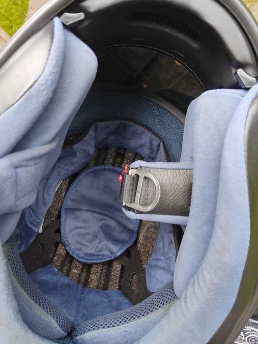 Мотошолом Suomy.