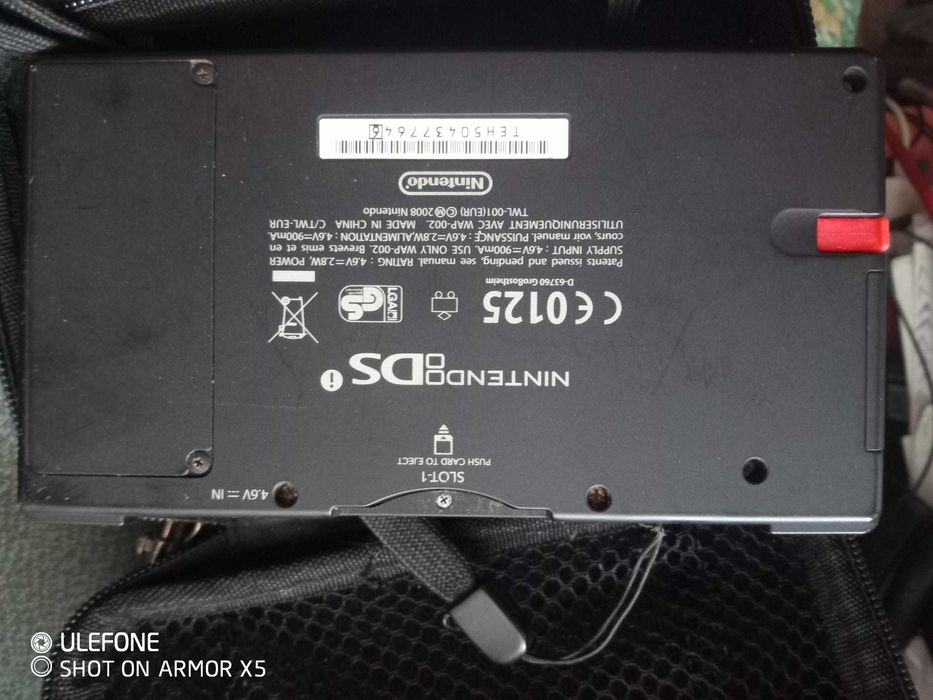 Nintendo DS com estojo