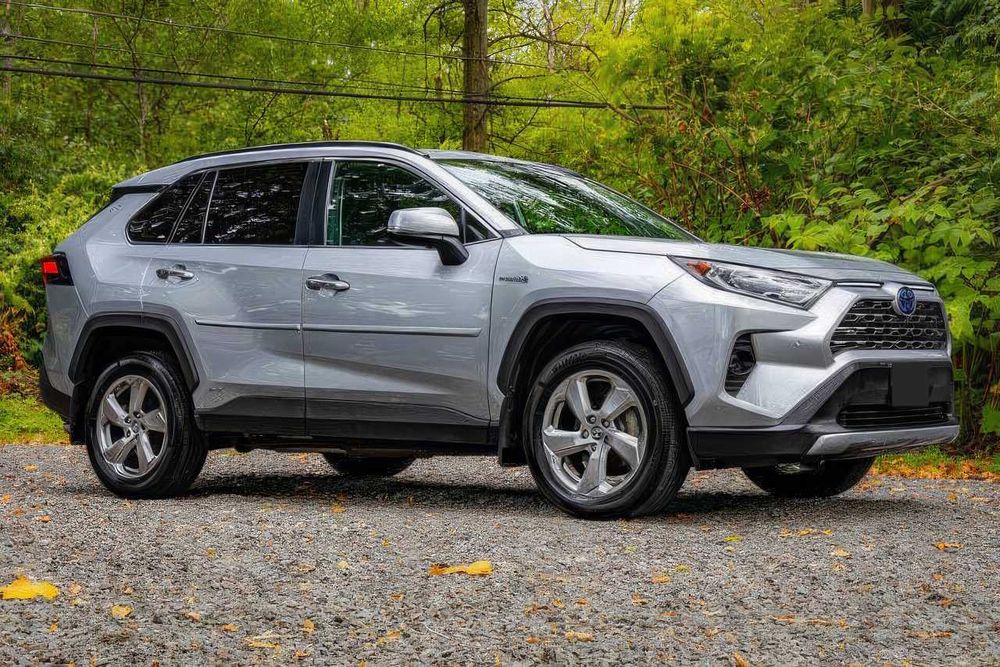 Toyota RAV4      2019