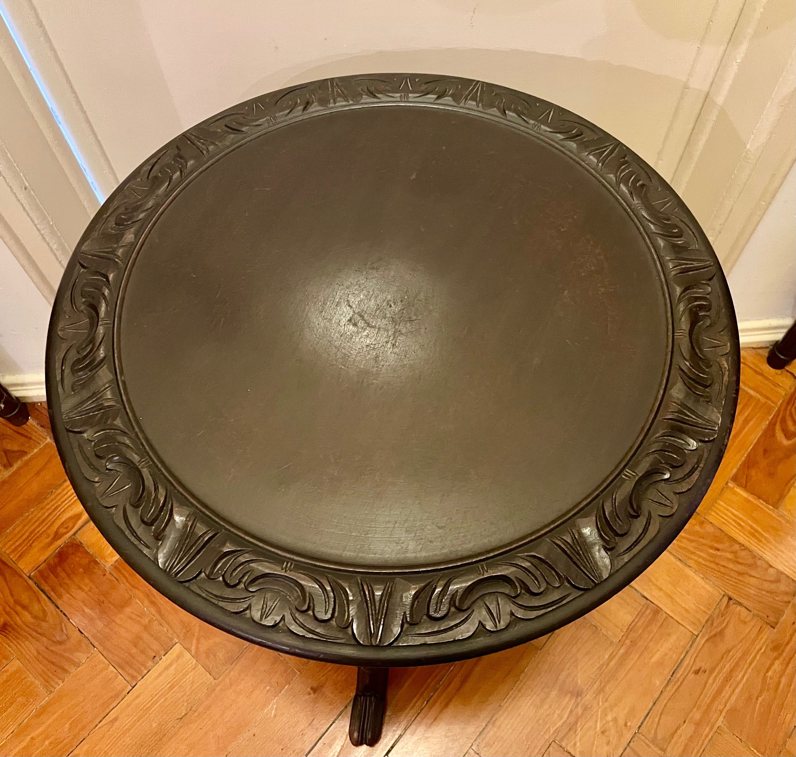 Mesa de apoio pé de galo