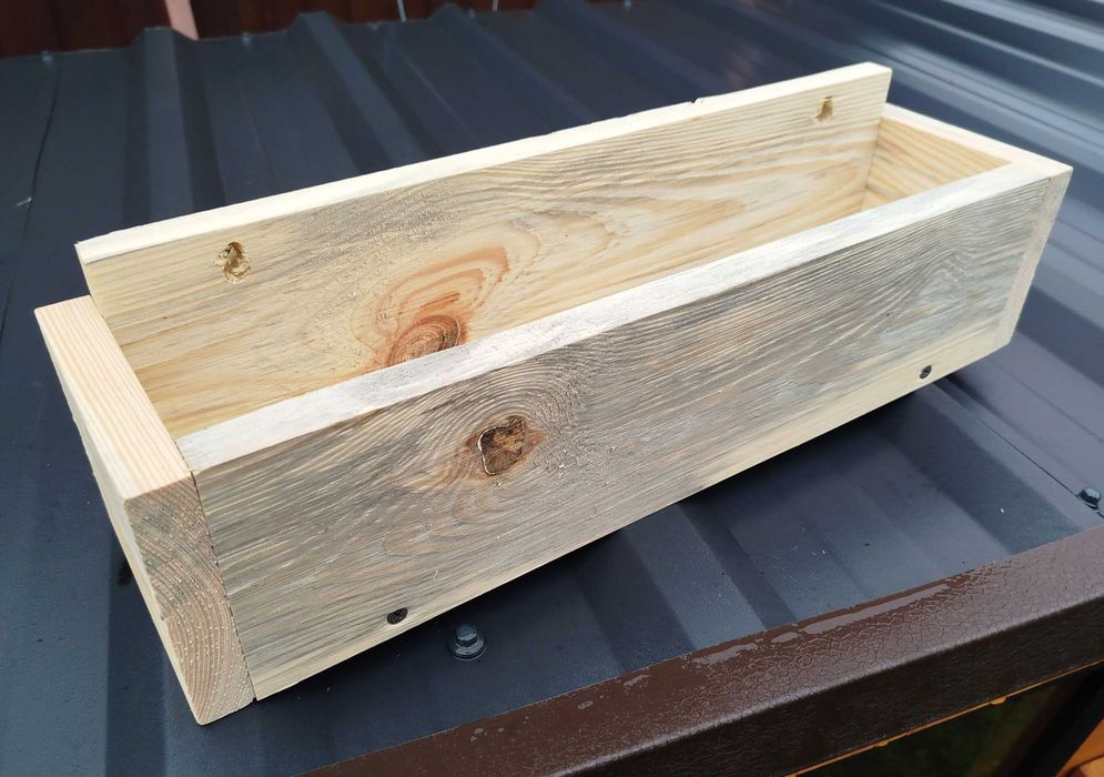 Karmidło karmnik dla kur drobiu podjanik na paszę  stojące wiszące