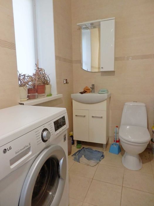 Продам сучасний будинок біля Києва в 10хв від метро Бориспільська. Газ