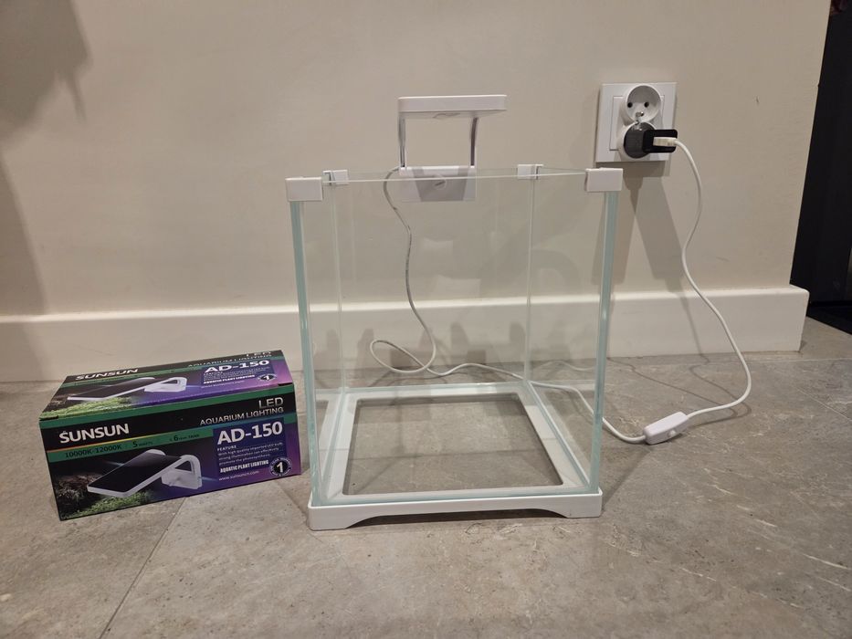 NOWOCZESNE AKWARIUM 15L Z LED 500LM  marki Sunsun z lampą