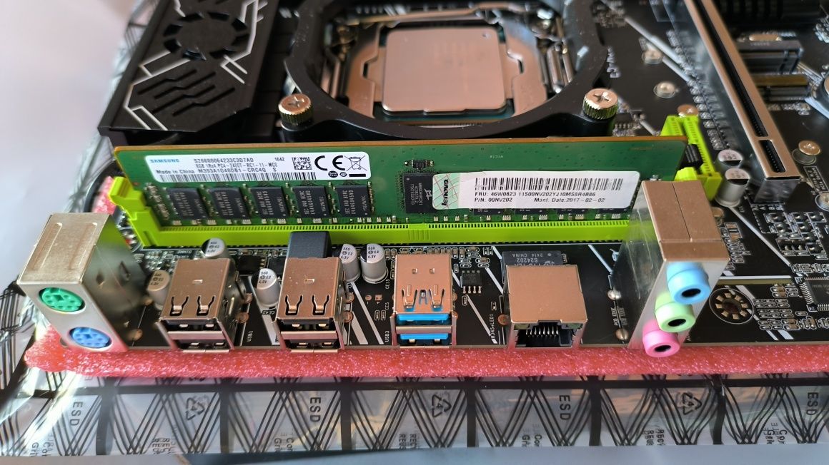 Набор 2011 3 QIYIDA x99 E5-A99  / Xeon e5 2667 v4 8 ядер / 16гб ОЗУ
