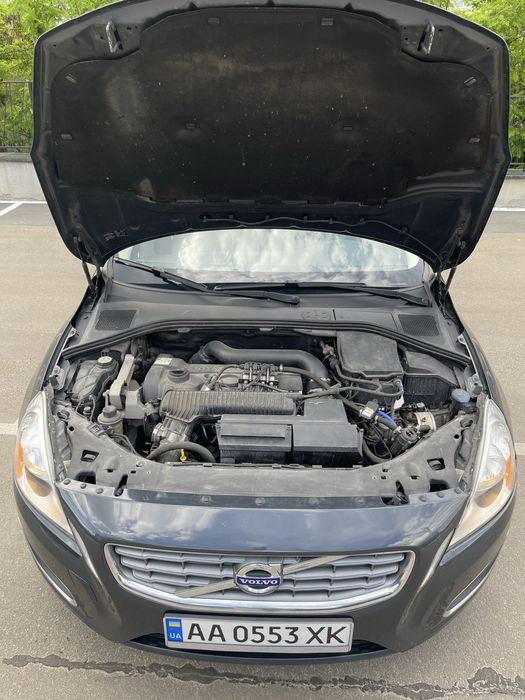 Volvo S60 T5 седан