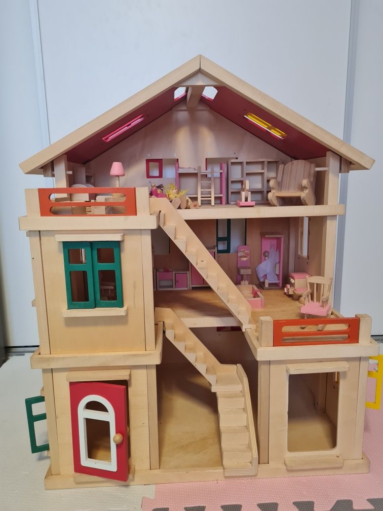 Domek drewniany dla lalek duży