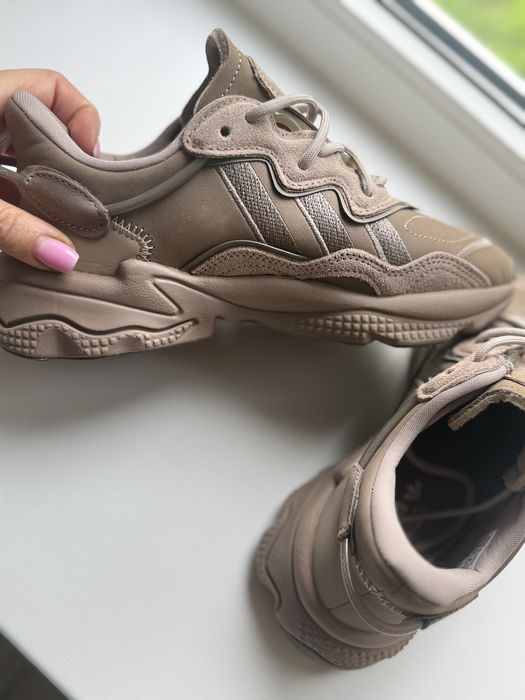 Кросівки жіночі Adidas