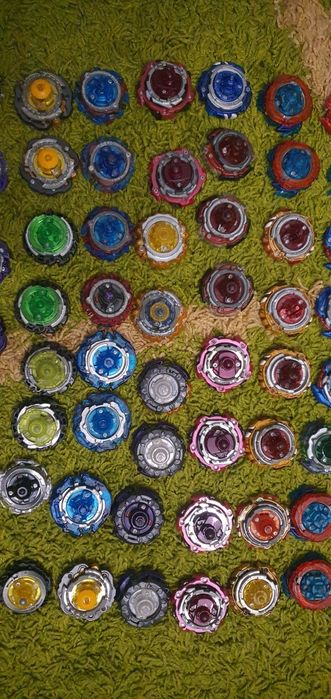 Повна колекція 72 Beyblade Burst