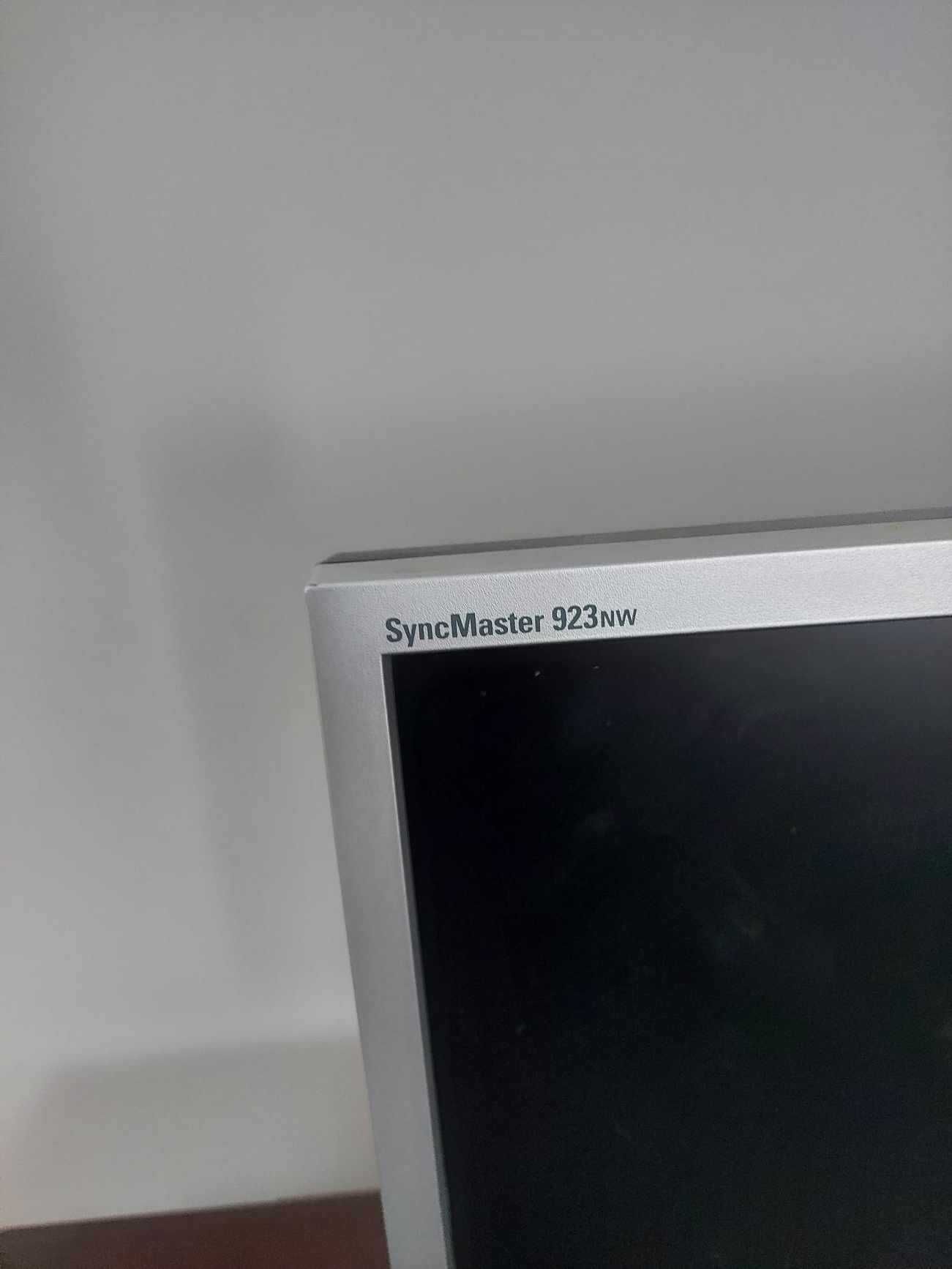 Monitor Samsung 19 syncmaster 923nw