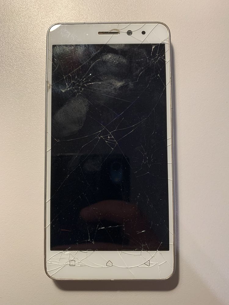 Telefon Lenovo uszkodzony