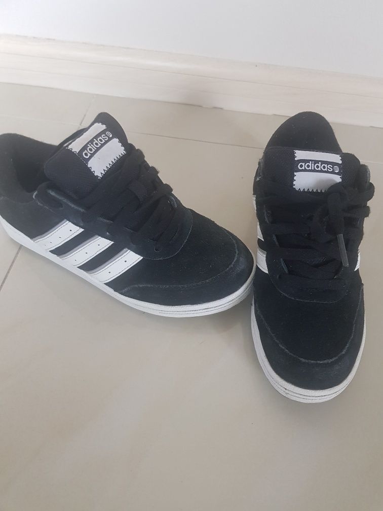 Buty chłopięce roz. 35 ADIDAS