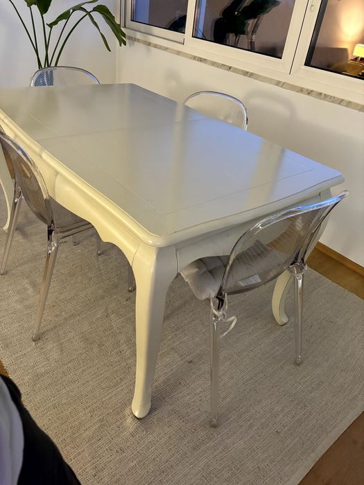 Mesa vintage em madeira maciça, branco lacado