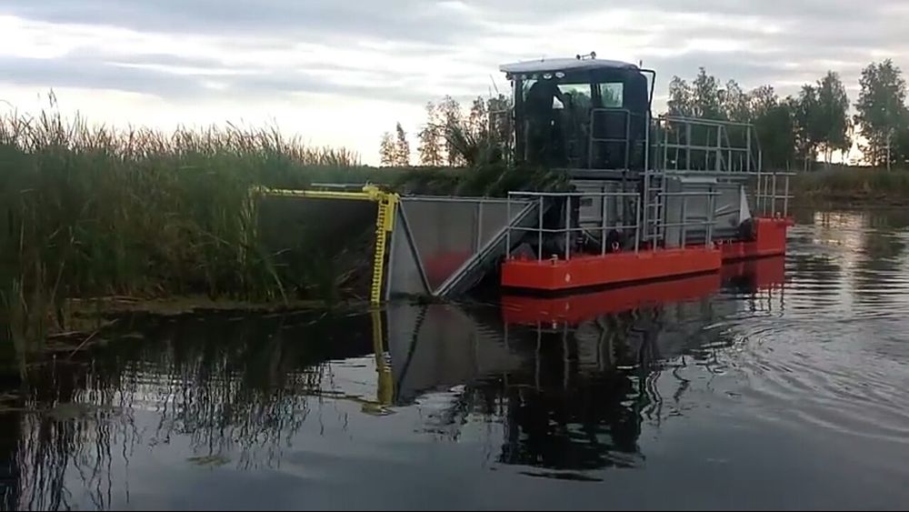 Водний комбайн для очищення водойм UDT-110M