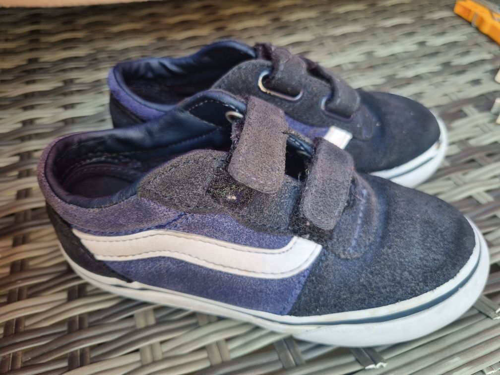 Tenis Vans  pretos e azuis