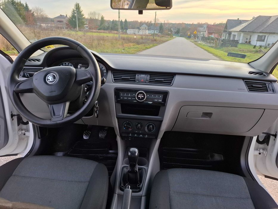 1.4 TDI_2015_Rapisd_Utrzymana_Do jazdy_4.5L na 100km