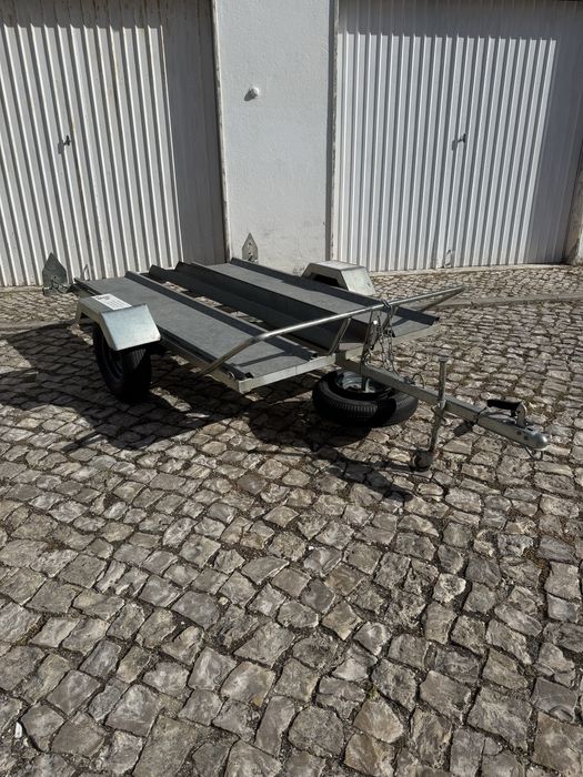 2 Atrelados Motas