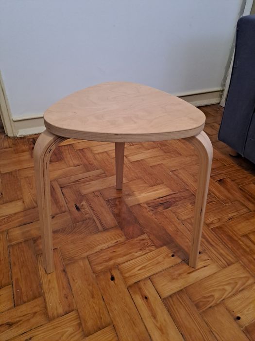 Banquinho IKEA KYRRE – bétula, como novo