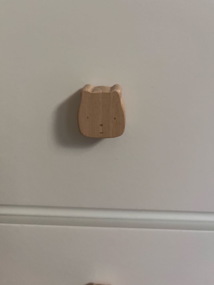 Comoda ikea com puxadores zara