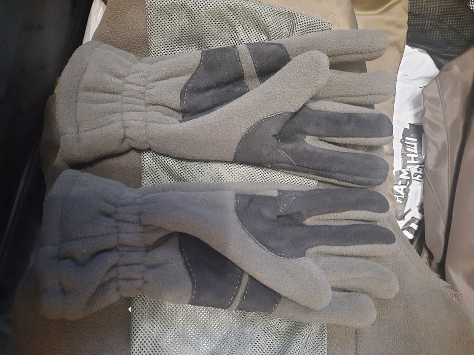 Продам перчатки олива