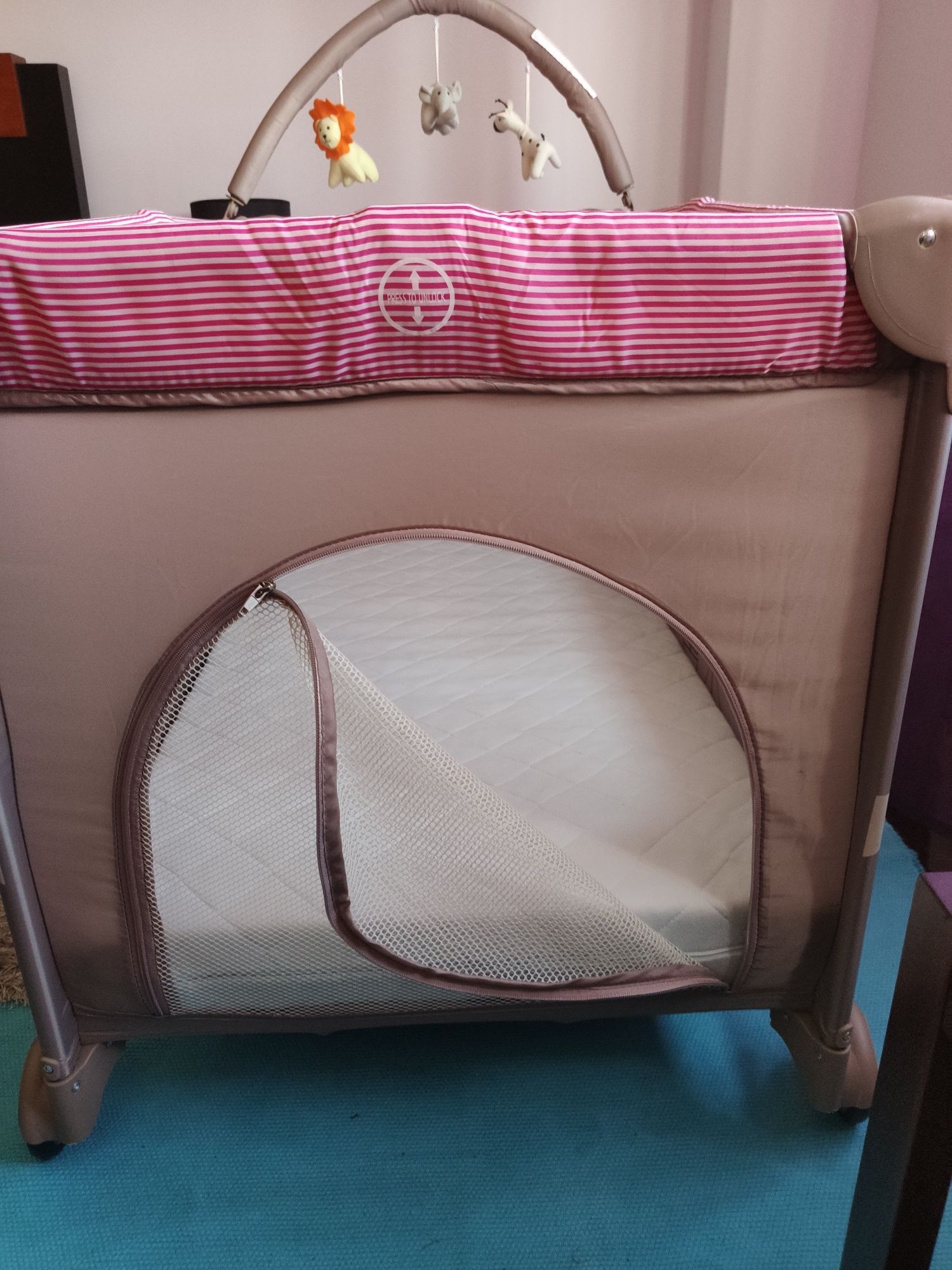 Vendo cama de bebê MS + colchão de molas como novo