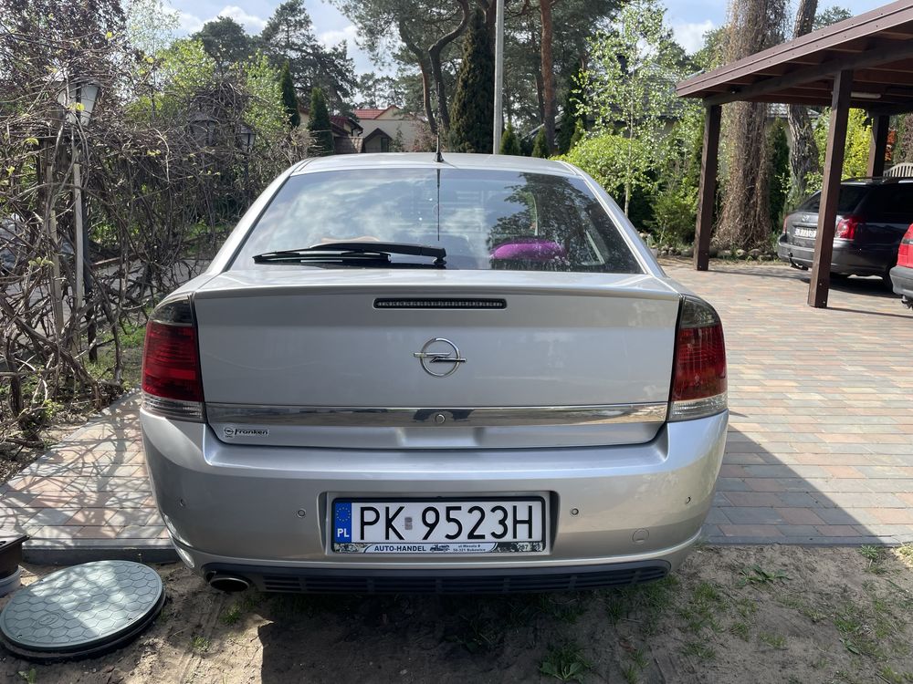 Opel Vectra 1.8 benzyna gaz. Czujniki parkowania