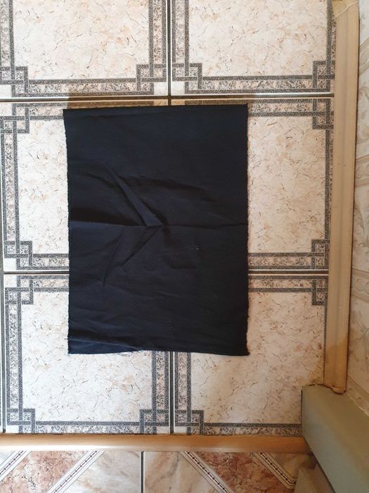 Tkanina wybarwiona w kolorze czarnym