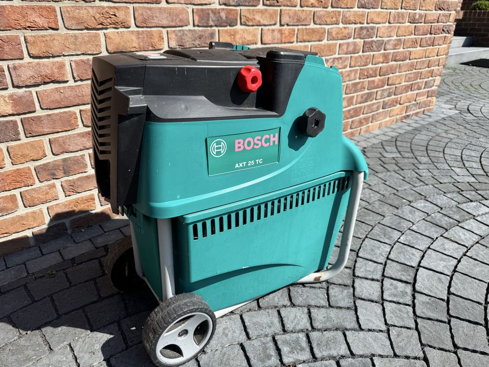 Rozdrabniacz do gałezi BOSCH AXT 25TC