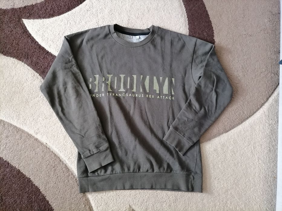 Sprzedam bluzy i kurtkę.