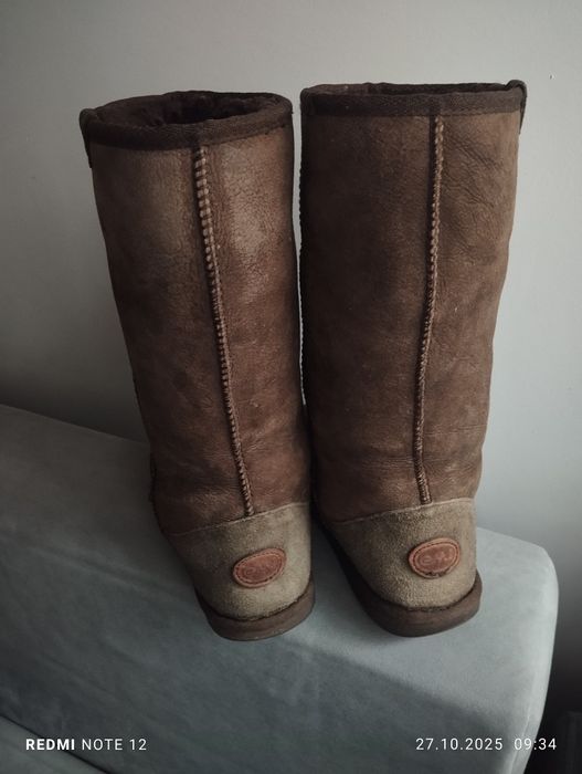 Buty EMU brązowe długie 39