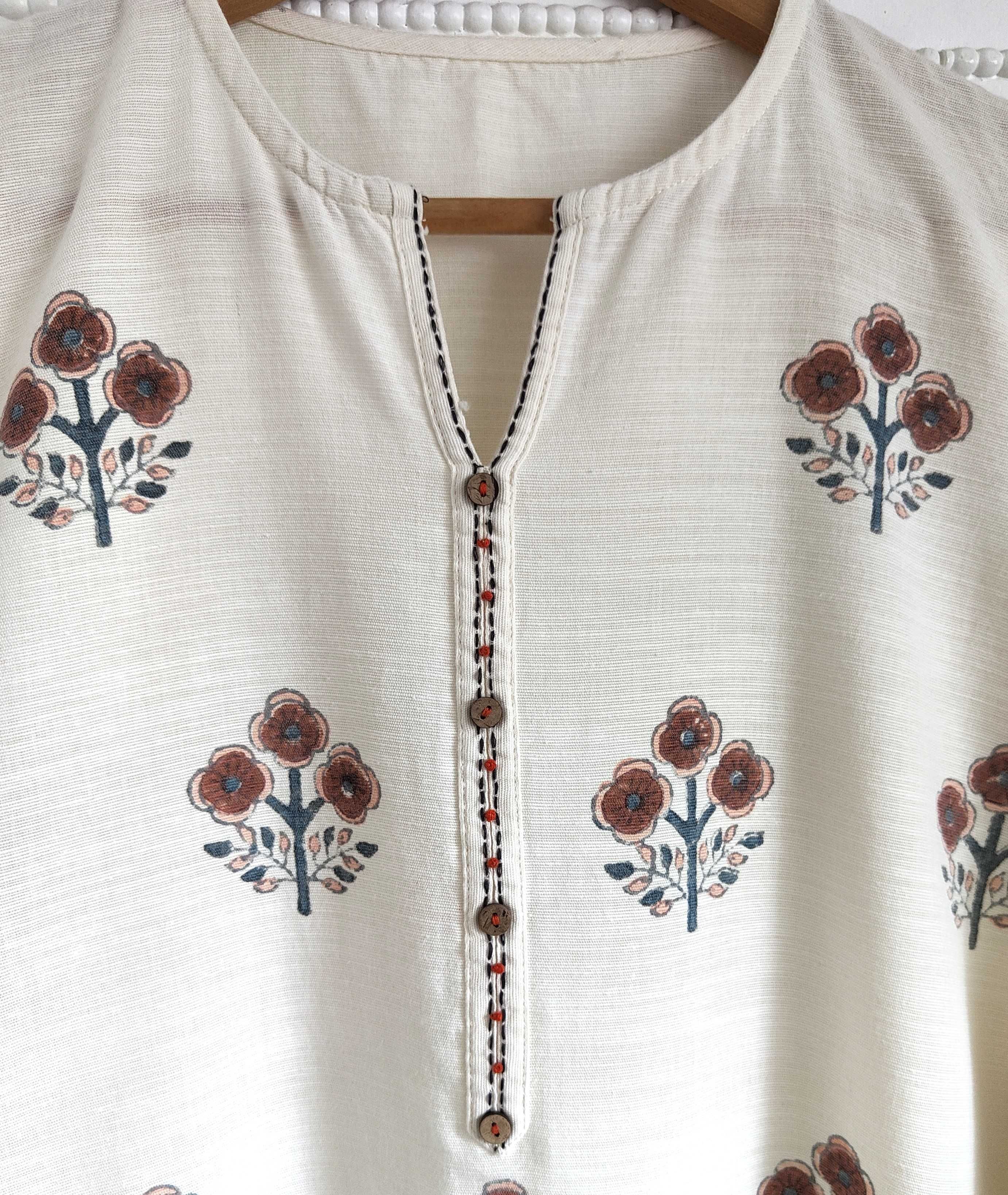 Biały komplet indyjski M 38 kwiaty boho bohemian retro kameez sari