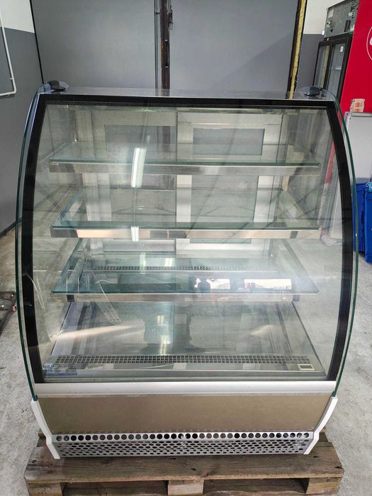 Witryna chłodnicza/cukiernicza