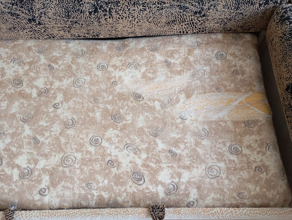 Продам диван б/в