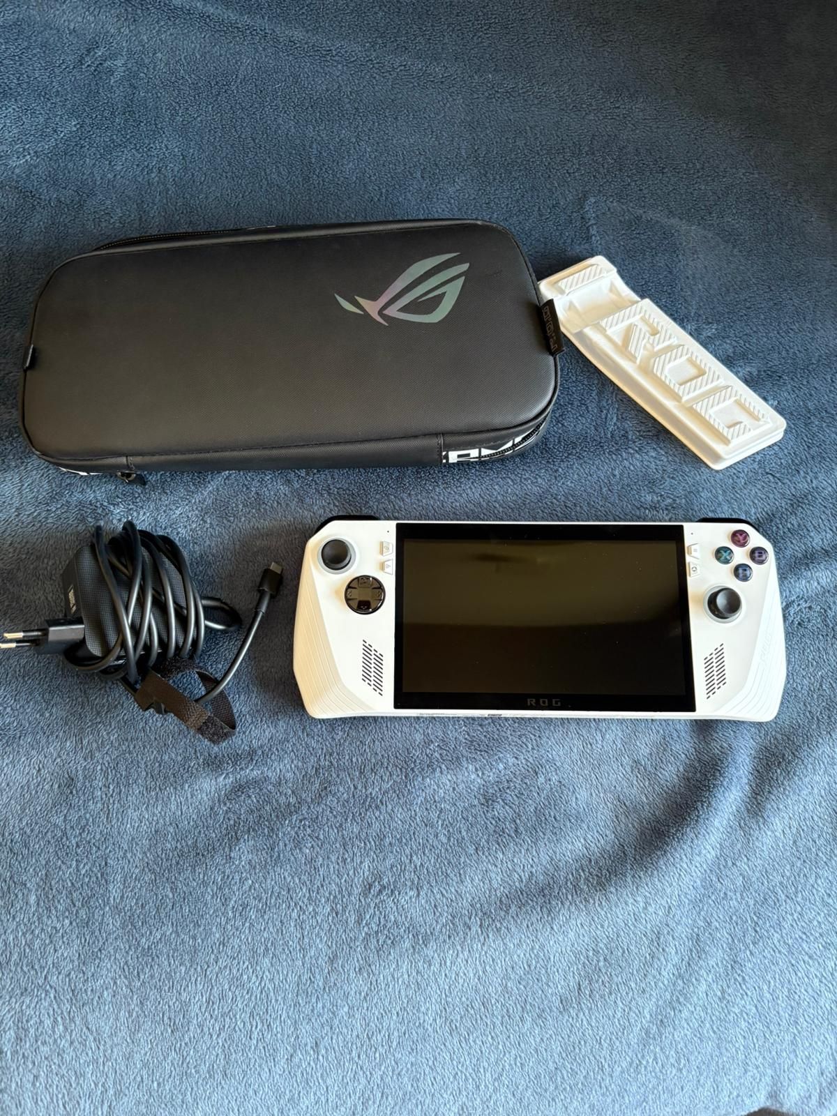 Consola portátil ROG ALLY