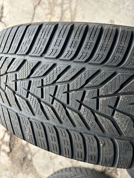 Hankook
Hankook Winter i*cept evo3  245/45 R19 22/24r