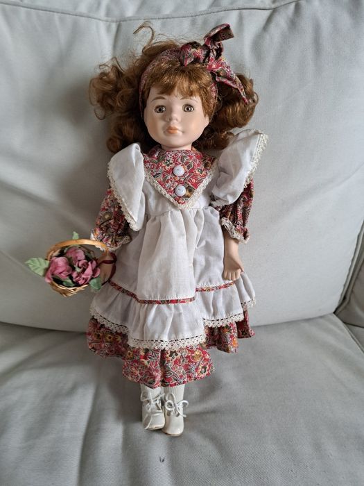 Lalka dekoracyjna. Kwiaciarka. Dekoracja. Hobby. Prezent. Zabawka.