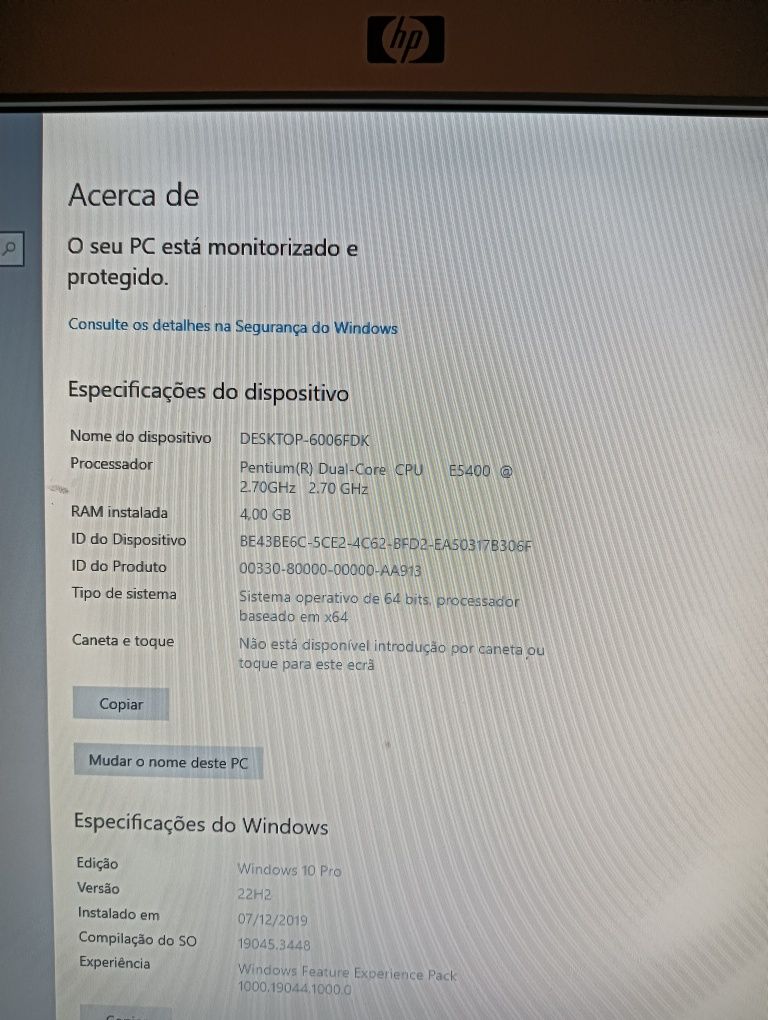 Torre ASUS mais ecrã rato e teclado