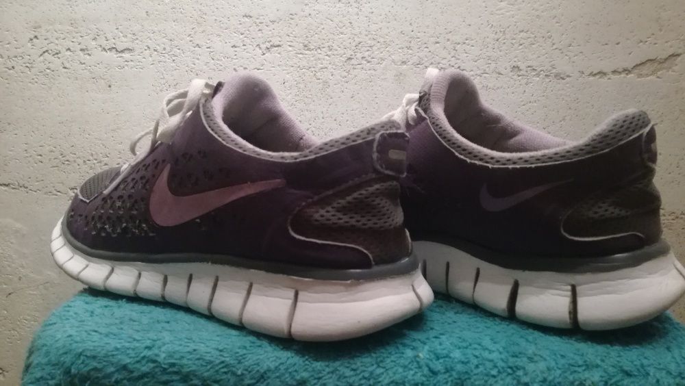 Buty do biegania NIKE FREE RUN r.38