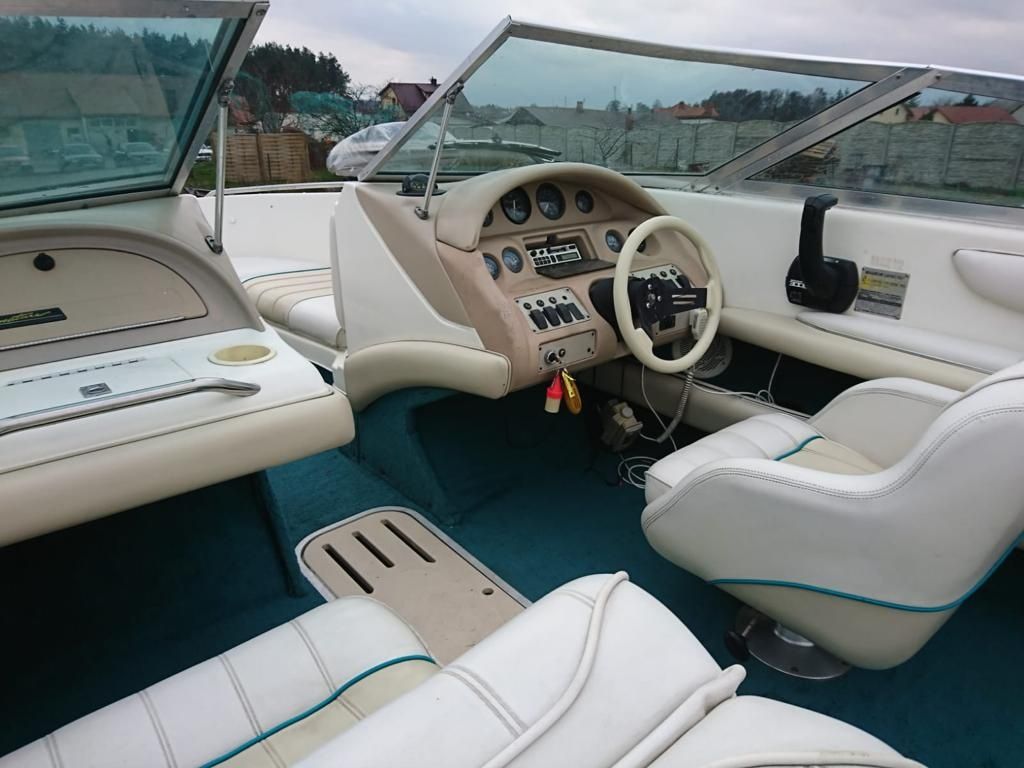 Motorówka Sea Ray 200