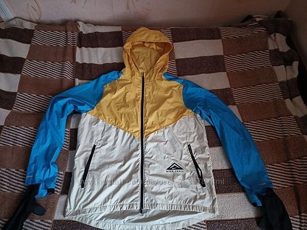 Вітровка Nike Windrunner Trail Running Jacket