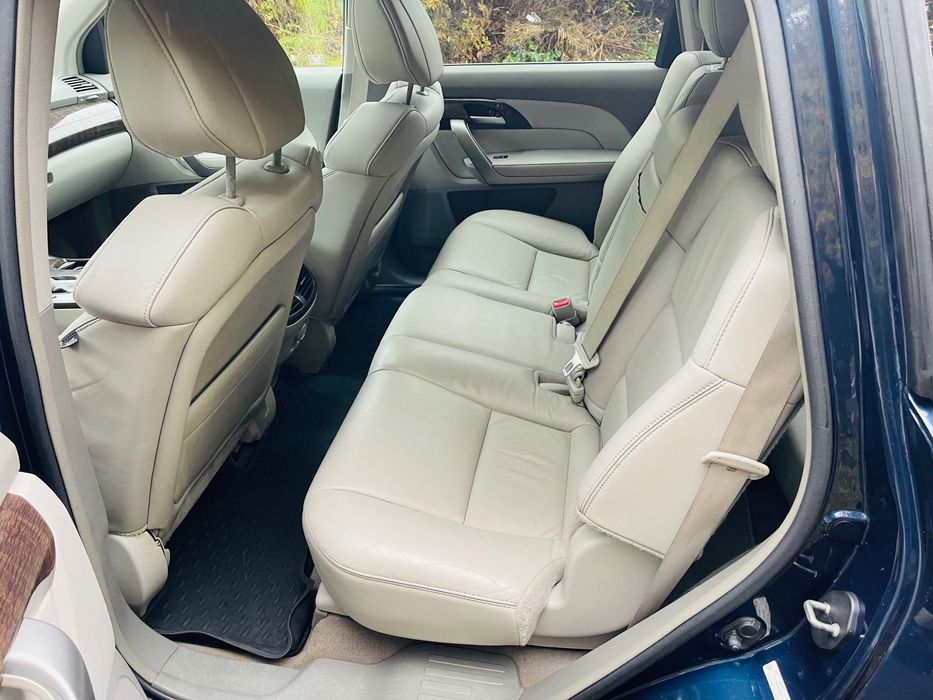 Acura MDX семь мест полная комплектация