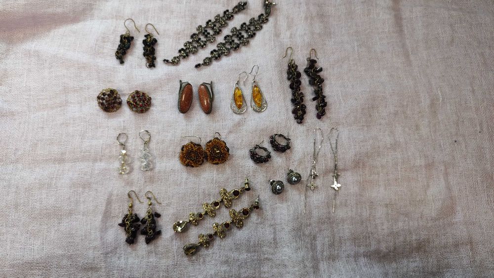 Бижутерия , брошки , кольца, запанки
