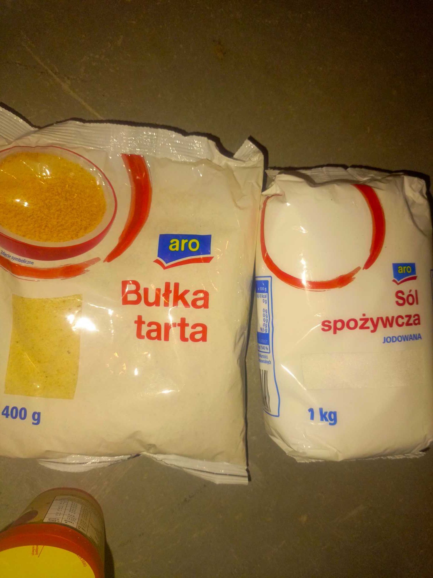 Aro: bułka tarta, kasza jęczmienna, sól spożywcza