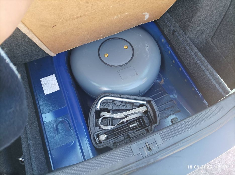 Skoda Octavia Tour(FL) MPI MT 1,6 газ--бензин