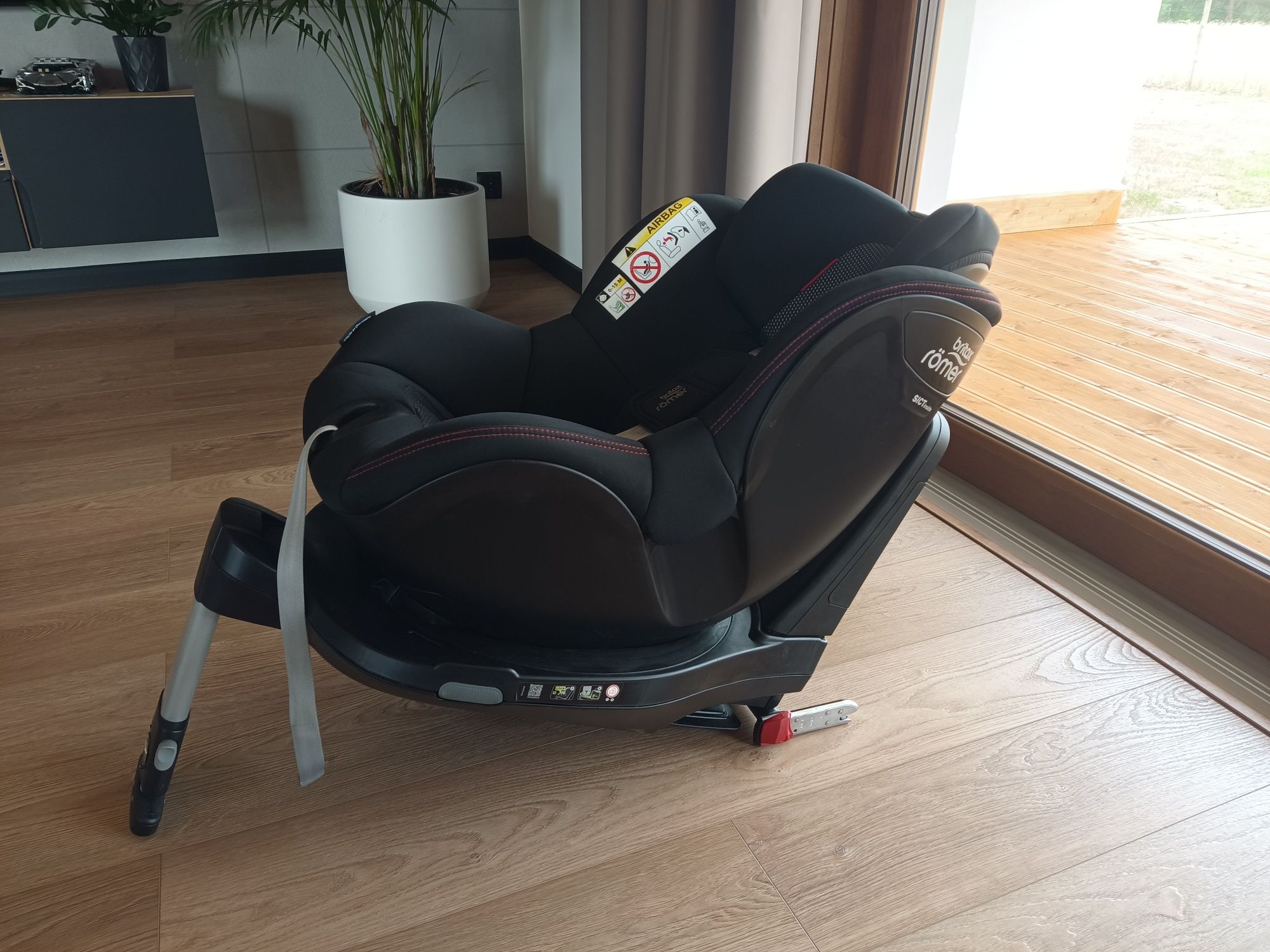 Fotelik Britax Römer sict inside dualfix M i-size