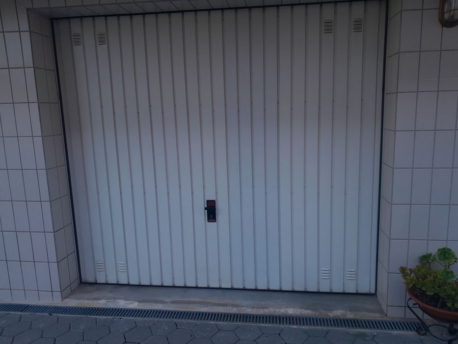 Portão de garagem  c/ NOVO