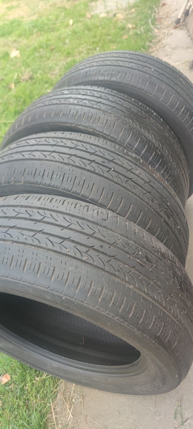 Резина літня r17 215/55 Kumho solus