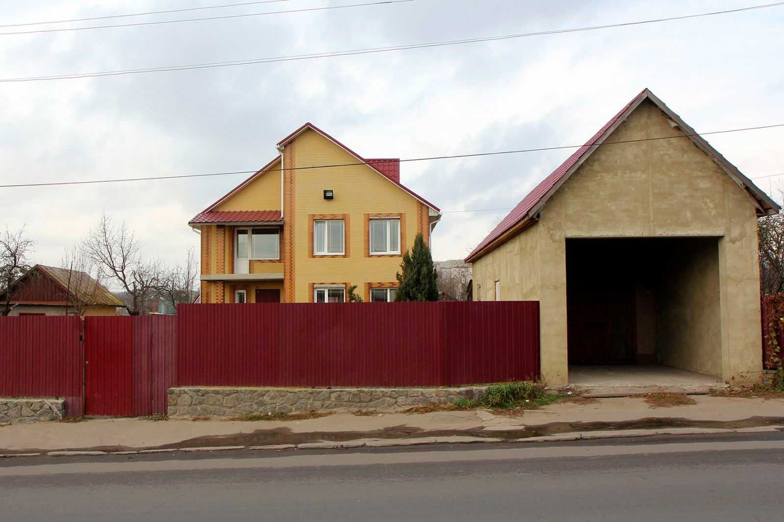 Продам шикарний будинок 240 м2, баня, літня кухня в центрі Жмеринки