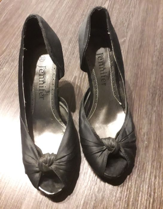 Jennifer buty damskie szpilki r. 38 satynowe